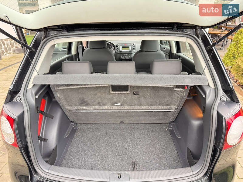 Хэтчбек Volkswagen Golf Plus 2008 в Сваляве