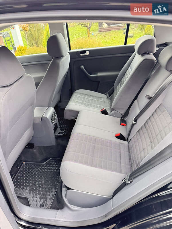 Хэтчбек Volkswagen Golf Plus 2008 в Сваляве