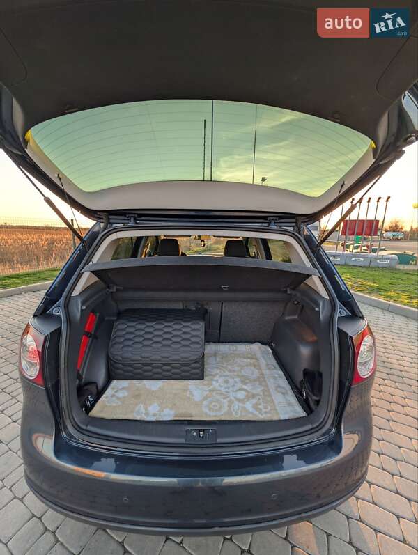 Хетчбек Volkswagen Golf Plus 2006 в Новомосковську