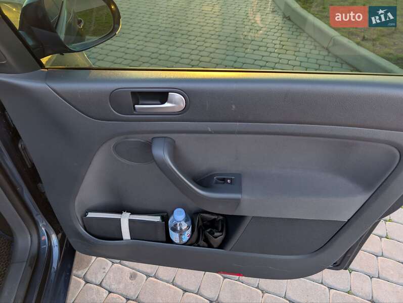 Хетчбек Volkswagen Golf Plus 2006 в Новомосковську