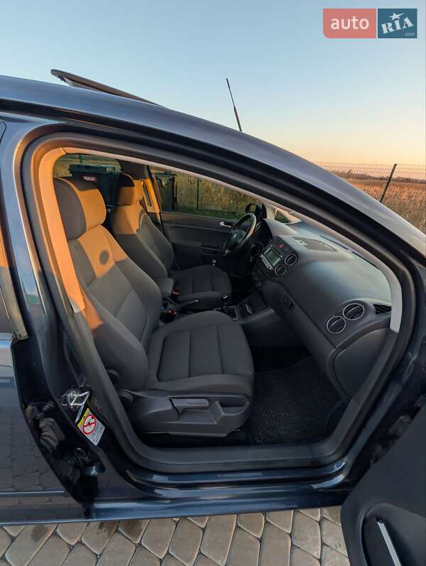 Хетчбек Volkswagen Golf Plus 2006 в Новомосковську