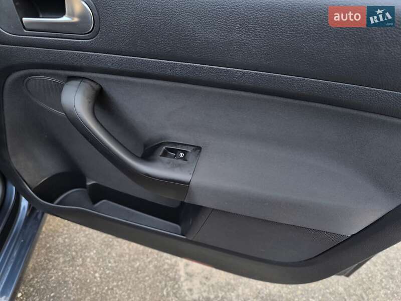 Хэтчбек Volkswagen Golf Plus 2011 в Ахтырке