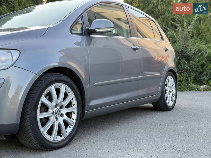 Хэтчбек Volkswagen Golf Plus 2008 в Новой Ушице