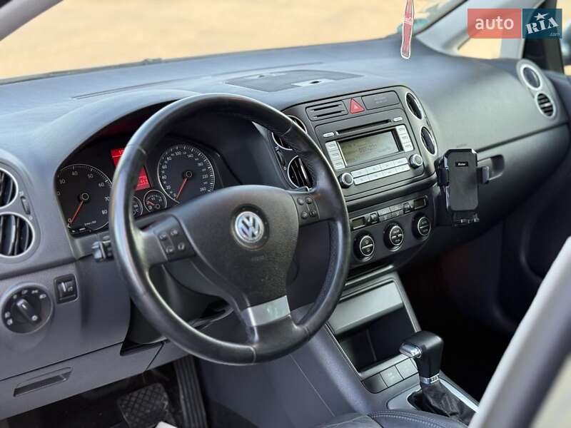 Хэтчбек Volkswagen Golf Plus 2008 в Новой Ушице