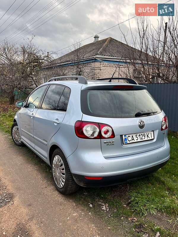 Хэтчбек Volkswagen Golf Plus 2008 в Добровеличковке