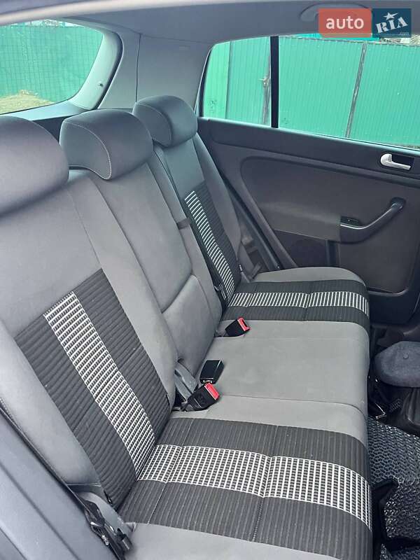 Хэтчбек Volkswagen Golf Plus 2008 в Добровеличковке