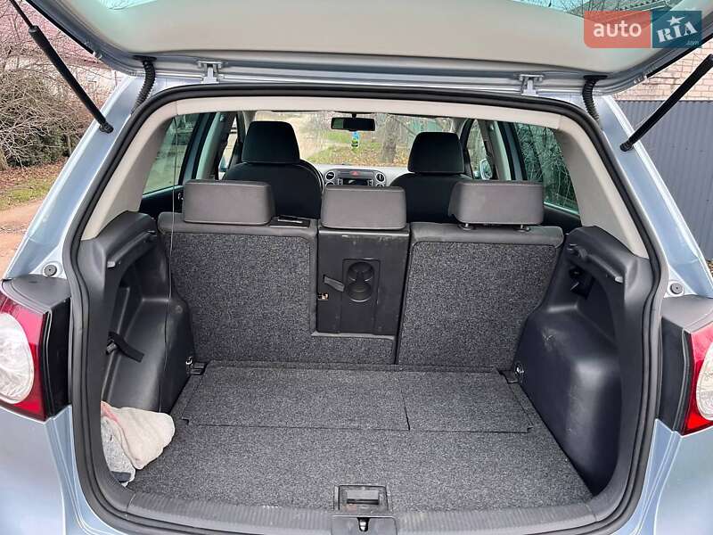 Хэтчбек Volkswagen Golf Plus 2008 в Добровеличковке