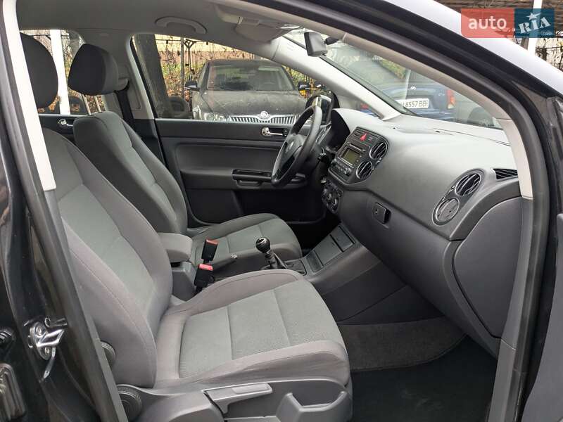 Хетчбек Volkswagen Golf Plus 2005 в Звягелі фото 27 Хетчбек Volkswagen Golf Plus 2005 в Звягелі