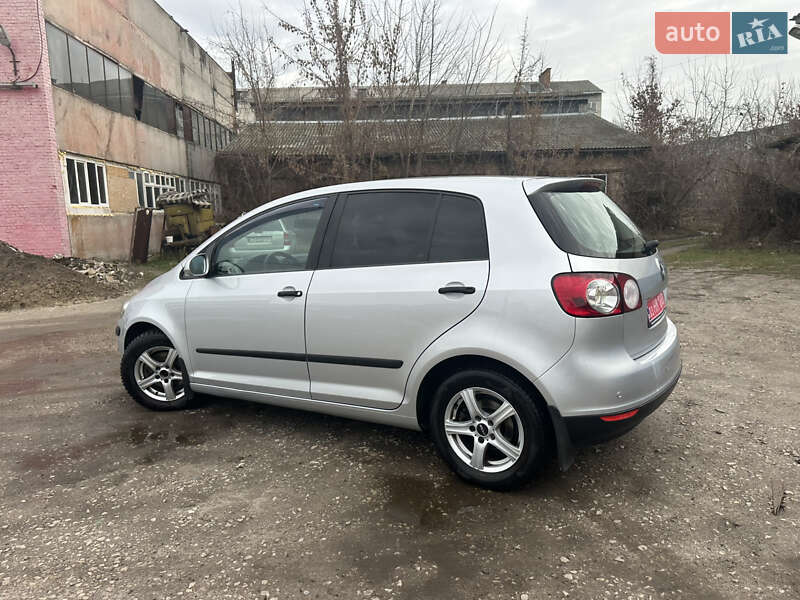 Хэтчбек Volkswagen Golf Plus 2005 в Нежине