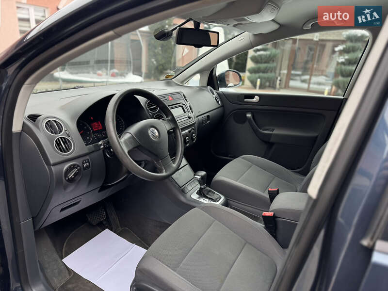 Хетчбек Volkswagen Golf Plus 2005 в Новоселиці