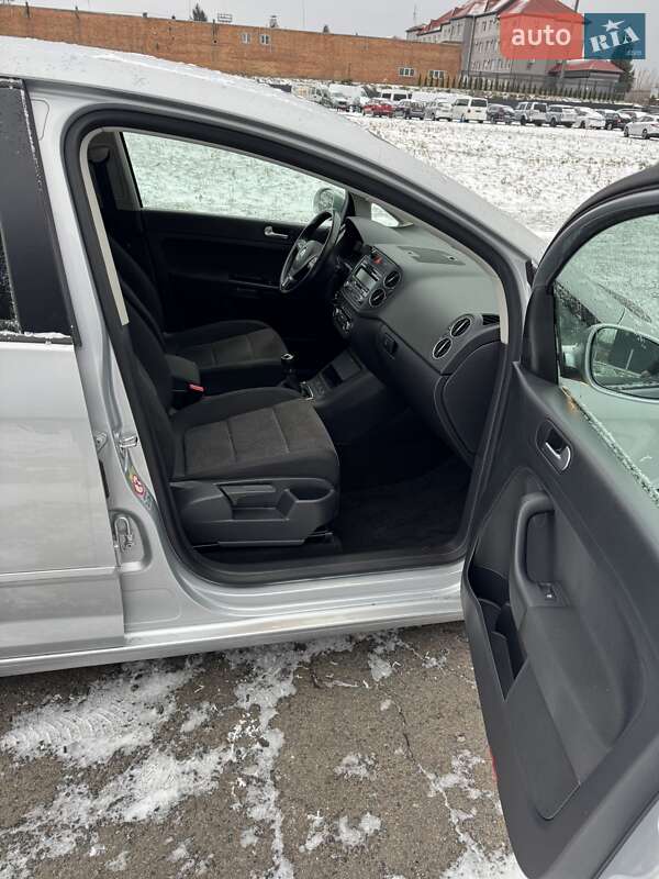 Хетчбек Volkswagen Golf Plus 2009 в Нововолинську