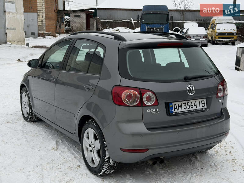 Хетчбек Volkswagen Golf Plus 2009 в Звягелі