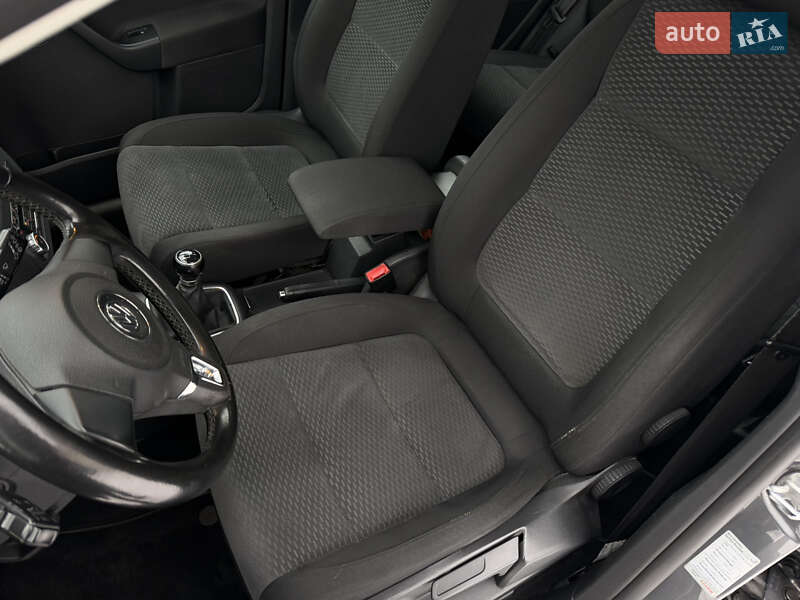 Хетчбек Volkswagen Golf Plus 2009 в Звягелі