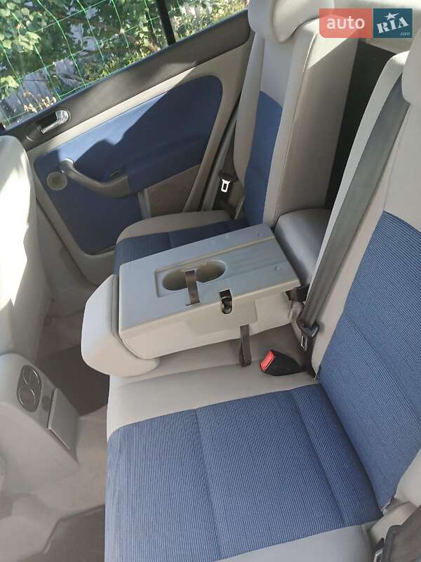 Хетчбек Volkswagen Golf Plus 2005 в Новомиргороді фото 3 Хетчбек Volkswagen Golf Plus 2005 в Новомиргороді