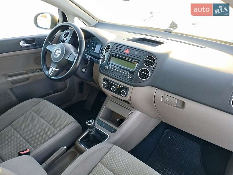 Хэтчбек Volkswagen Golf Plus 2009 в Староконстантинове
