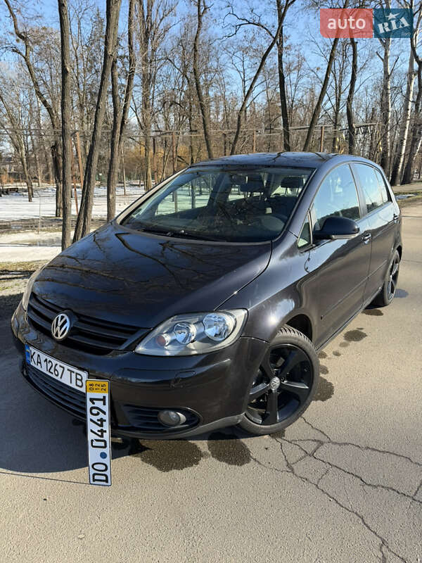 Хэтчбек Volkswagen Golf Plus 2006 в Киеве