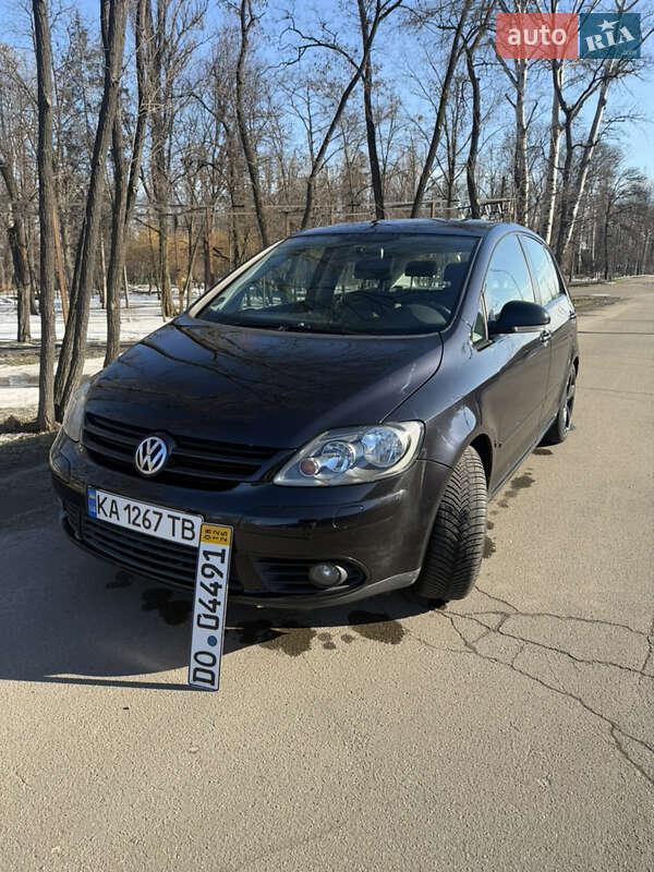 Хэтчбек Volkswagen Golf Plus 2006 в Киеве