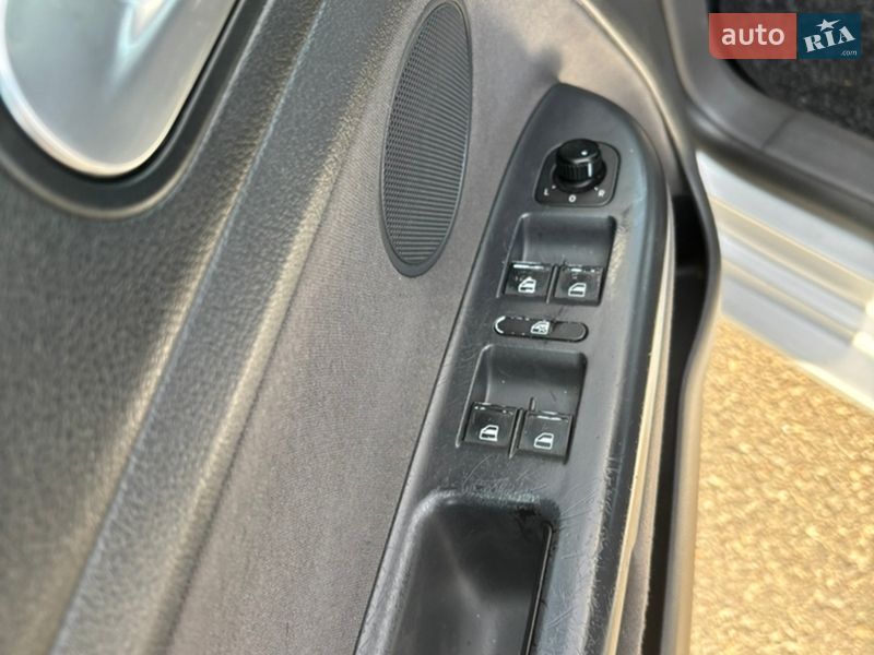 Хэтчбек Volkswagen Golf Plus 2005 в Сарнах