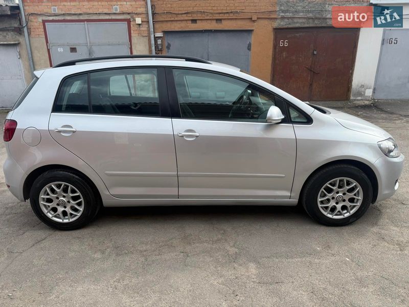 Хэтчбек Volkswagen Golf Plus 2010 в Христиновке