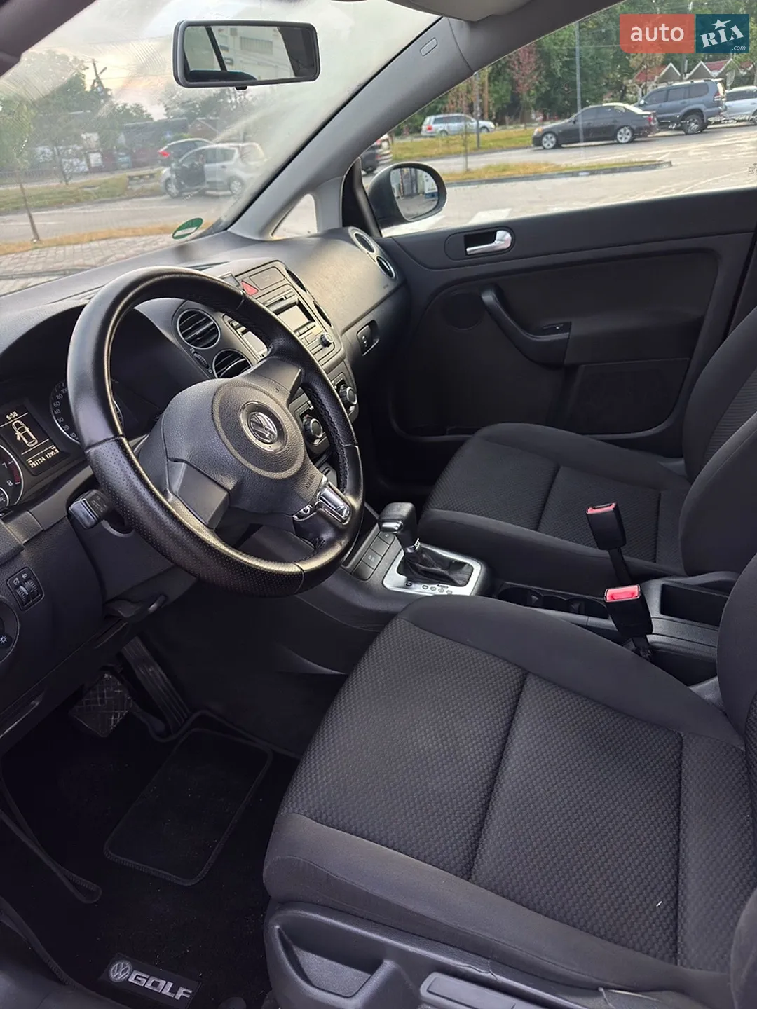 2018 Volkswagen Touareg - мініатюра 12