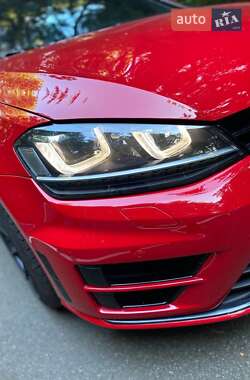 Хэтчбек Volkswagen Golf R 2015 в Могилев-Подольске