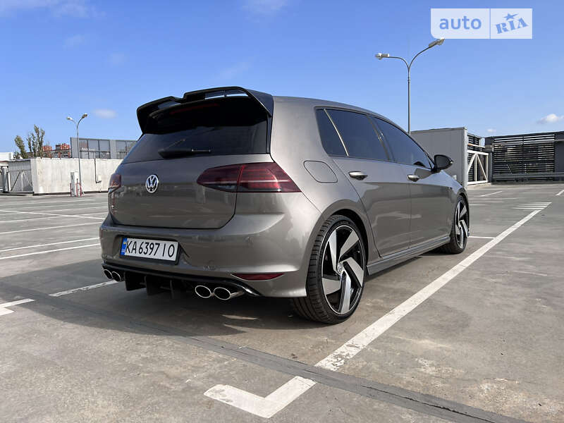 Хетчбек Volkswagen Golf R 2015 в Києві