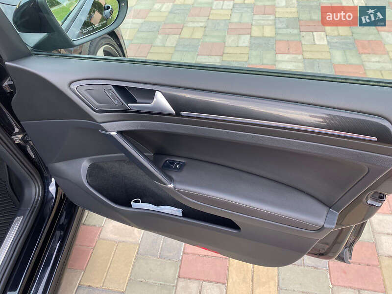 Хетчбек Volkswagen Golf R 2015 в Хорошеві