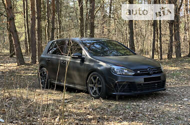 Хэтчбек Volkswagen Golf R 2011 в Киеве