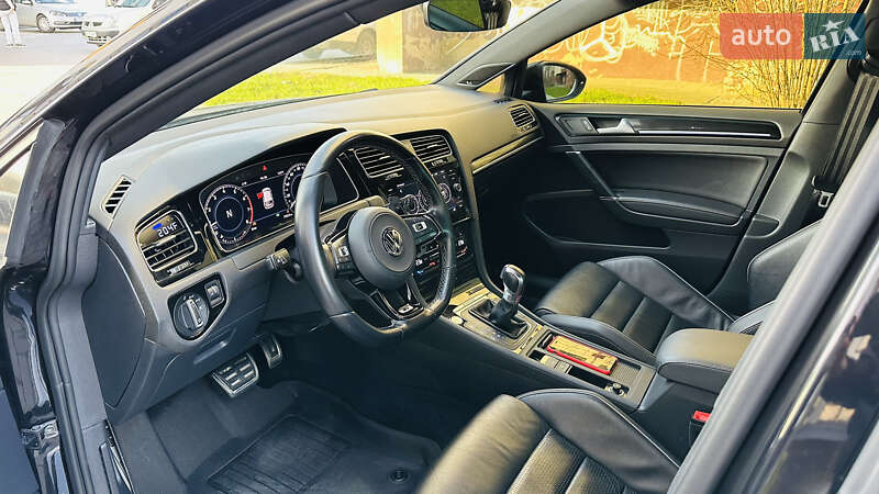 Хэтчбек Volkswagen Golf R 2017 в Луцке