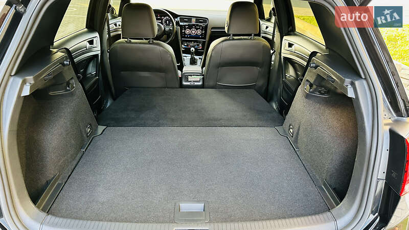 Хэтчбек Volkswagen Golf R 2017 в Луцке