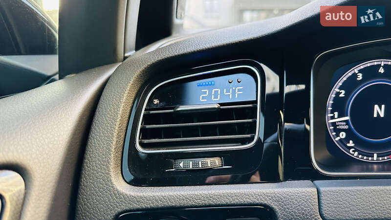 Хэтчбек Volkswagen Golf R 2017 в Луцке