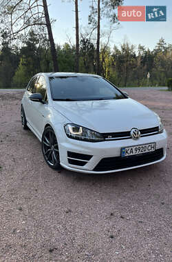 Хэтчбек Volkswagen Golf R 2017 в Киеве