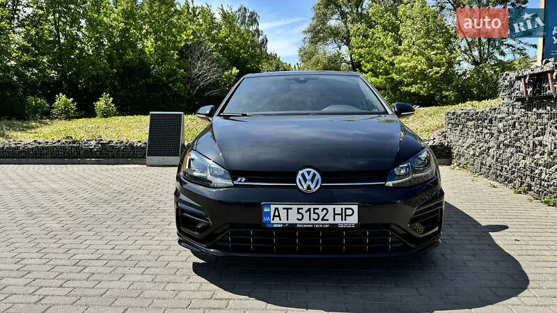 Хетчбек Volkswagen Golf R 2017 в Івано-Франківську