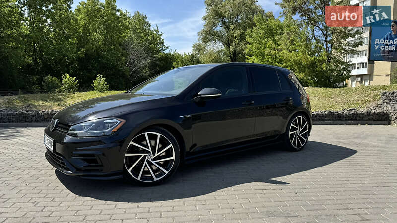 Хетчбек Volkswagen Golf R 2017 в Івано-Франківську