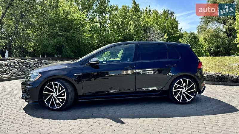 Хетчбек Volkswagen Golf R 2017 в Івано-Франківську