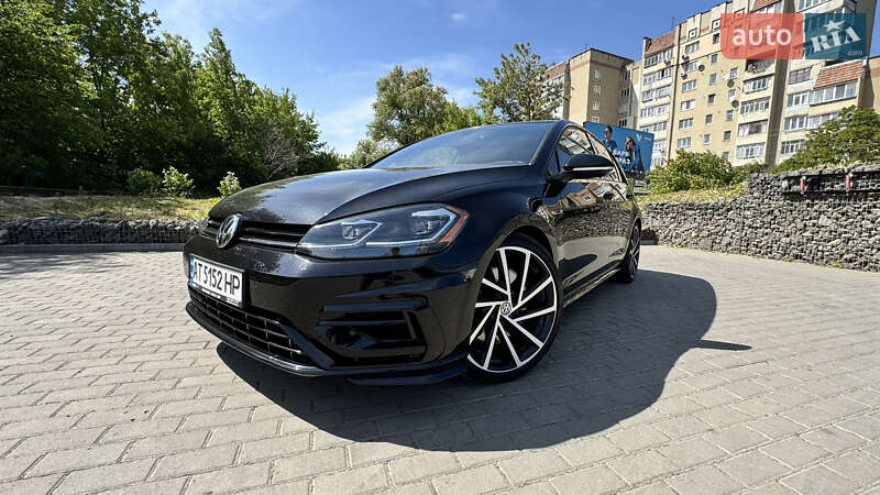 Хетчбек Volkswagen Golf R 2017 в Івано-Франківську