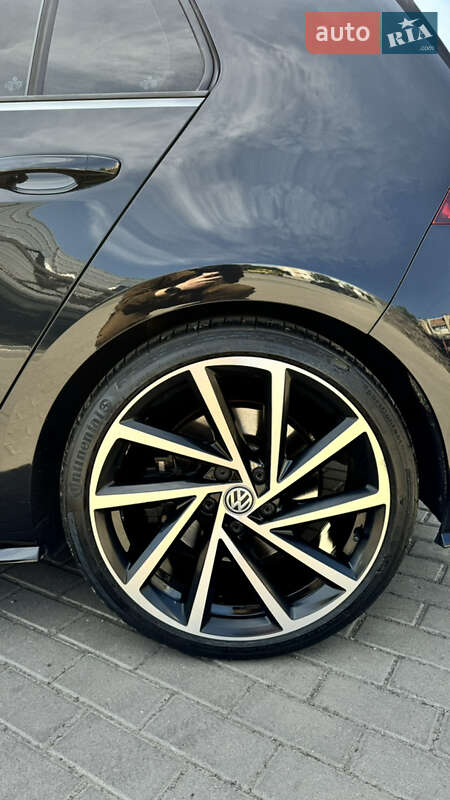 Хетчбек Volkswagen Golf R 2017 в Івано-Франківську