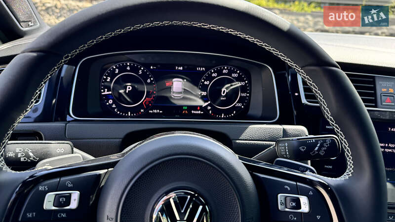 Хетчбек Volkswagen Golf R 2017 в Івано-Франківську