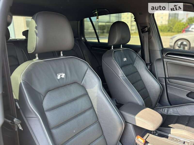 Хэтчбек Volkswagen Golf R 2019 в Пирятине