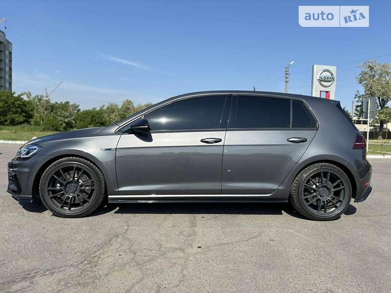 Хэтчбек Volkswagen Golf R 2019 в Пирятине