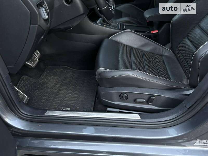 Хэтчбек Volkswagen Golf R 2019 в Пирятине