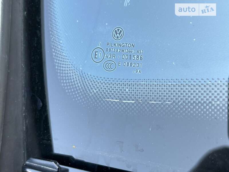 Хэтчбек Volkswagen Golf R 2019 в Пирятине