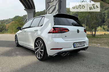 Хэтчбек Volkswagen Golf R 2017 в Киеве