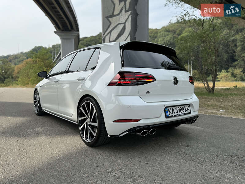 Хетчбек Volkswagen Golf R 2017 в Києві