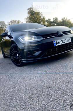 Хетчбек Volkswagen Golf R 2015 в Дніпрі