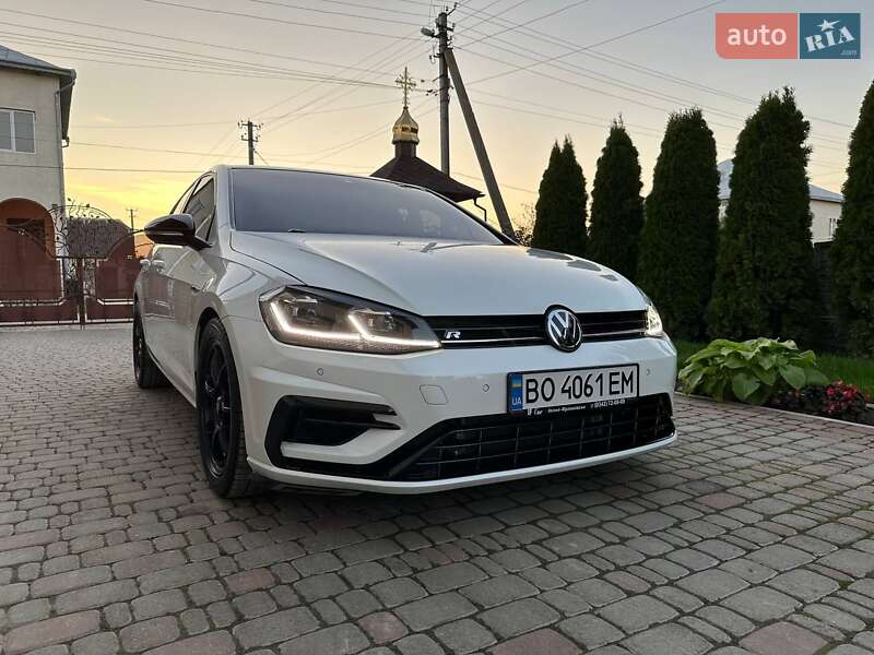 Хэтчбек Volkswagen Golf R 2018 в Ивано-Франковске