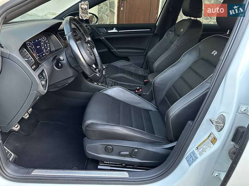 Хэтчбек Volkswagen Golf R 2018 в Ивано-Франковске