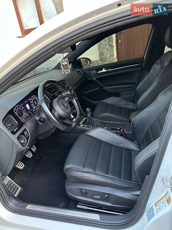 Хэтчбек Volkswagen Golf R 2018 в Ивано-Франковске