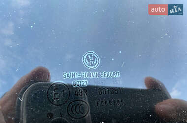 Хетчбек Volkswagen Golf R 2012 в 