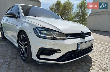 Хэтчбек Volkswagen Golf R 2015 в 